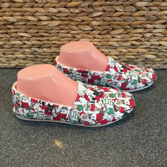 Toms Red and Green Dog Pattern Flats - Picture 4 of 14